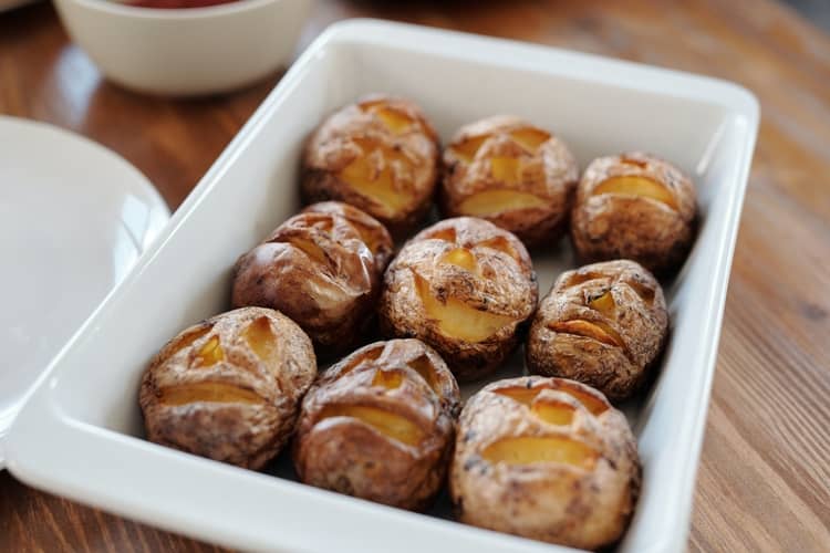 How Long to Bake Potatoes at 375? In Foil Recipe