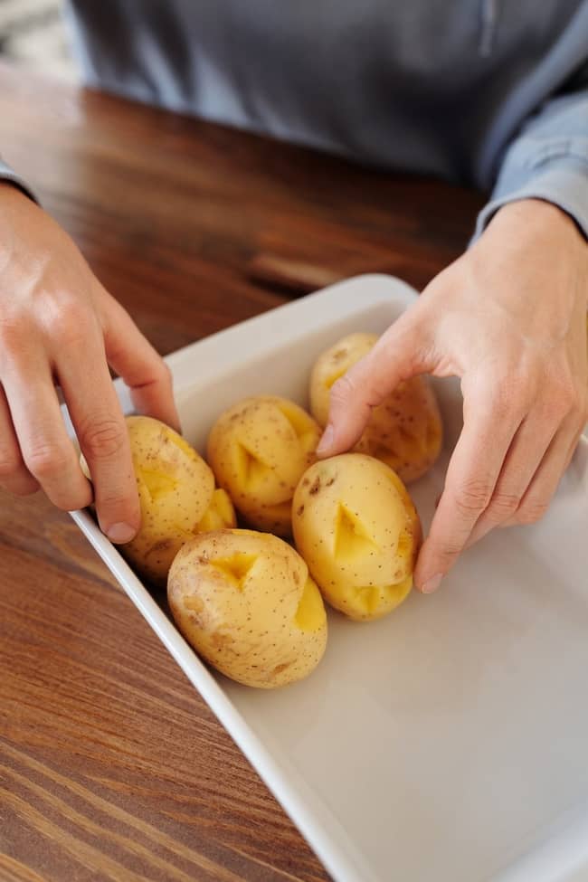 The best temperature to bake potatoes