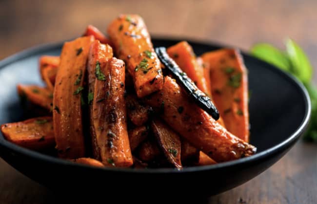 Oven-roasted turmeric and cumin carrots