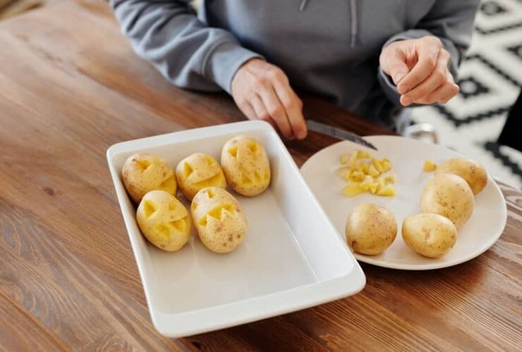Can You Eat Raw Potatoes? 5 Risks of Eating Raw Potatoes!