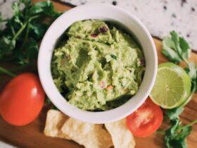 Can You Eat Brown Guacamole? Is It Safe To Eat?