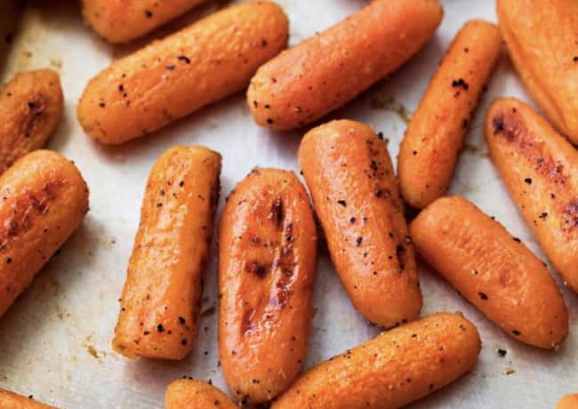 Roasted baby carrots to serve with chicken piccata