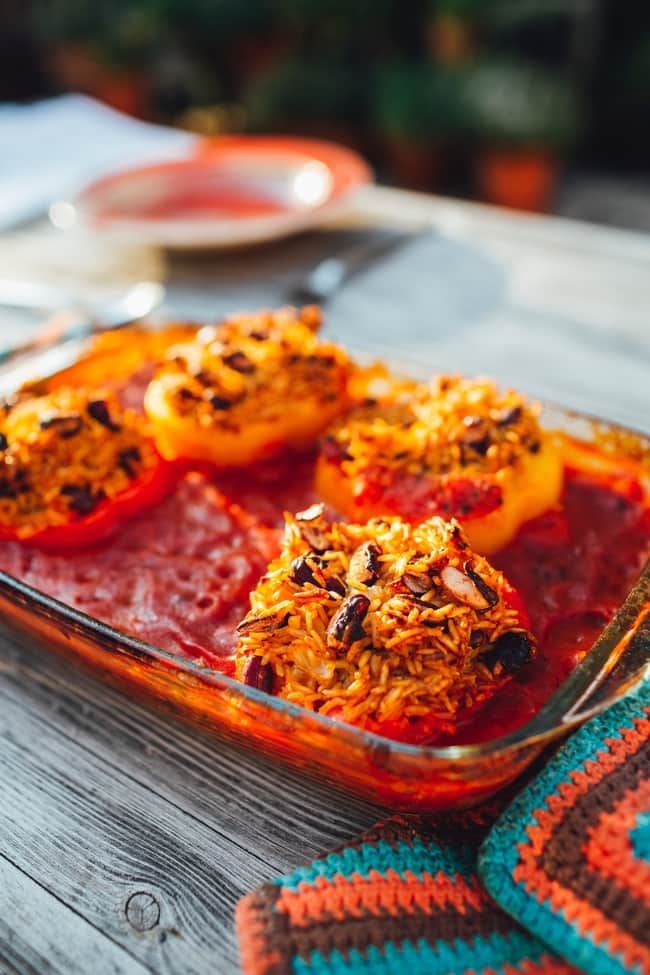 What goes good with stuffed peppers? Delicious side dishes!