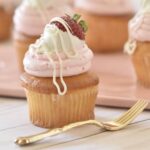 How Long to Bake Cupcakes at 350 Degrees? Delicious Recipe!