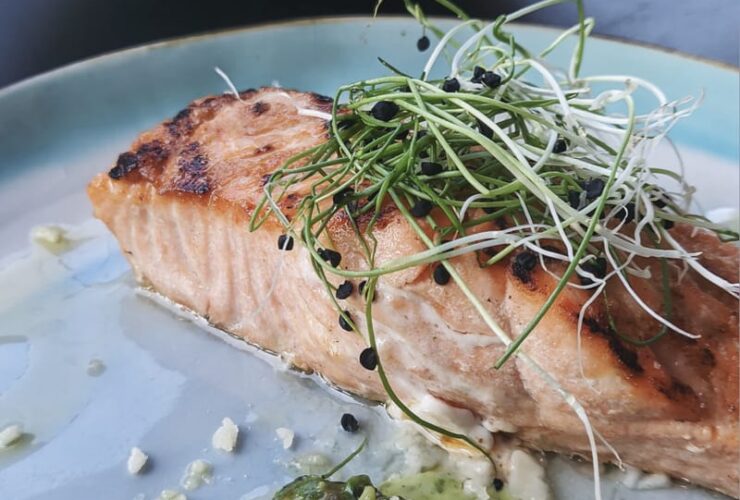 How Long to Bake Salmon at 425? In Foil Recipe