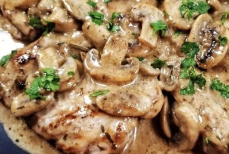 Smothered Chicken Texas Roadhouse Recipe (Copycat)