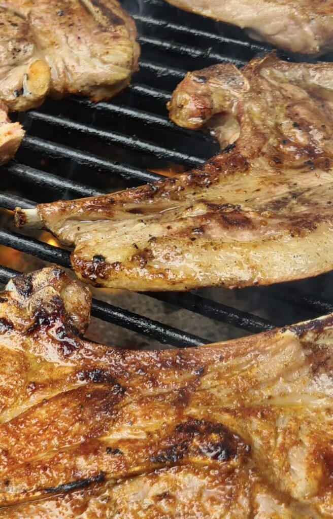 Pork chops on grill: cooking time and temperature