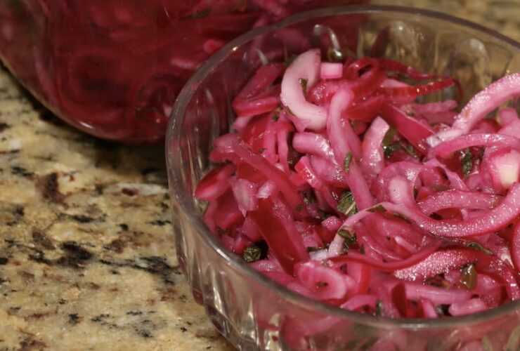 Pioneer Woman Pickled Onions Recipe (Quick and Easy)