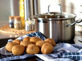 How Many Potatoes for Mashed Potatoes? For 10, 14, and 20?