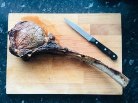 How Long to Cook a Rack of Lamb at 400ºF & 350ºF? (Recipe)