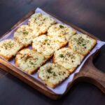 How Long to Bake Garlic Bread at 400ºF? Cooking Times