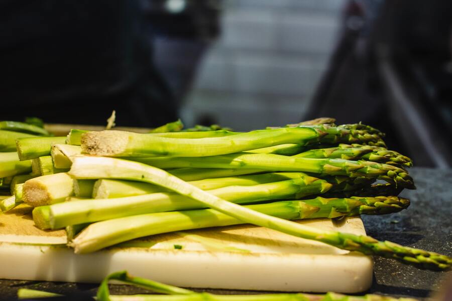 Raw asparagus