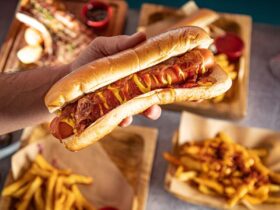 How Long to Bake Hot Dogs at 425ºF? Quick Recipe!