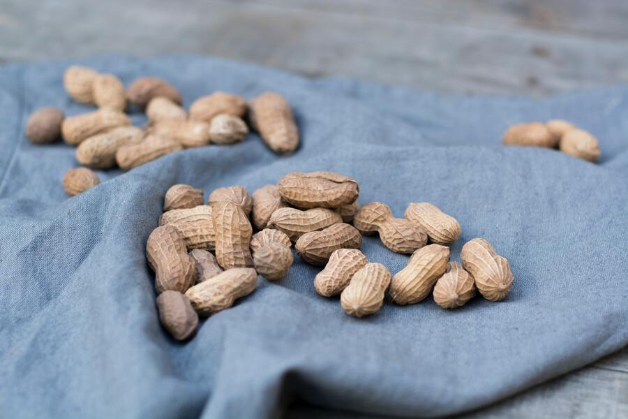 Does Ferrero Rocher have peanuts?