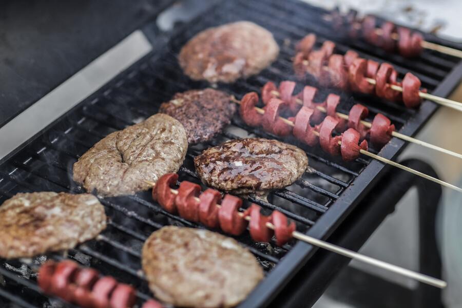 How long is a cooked hamburger good in the fridge?