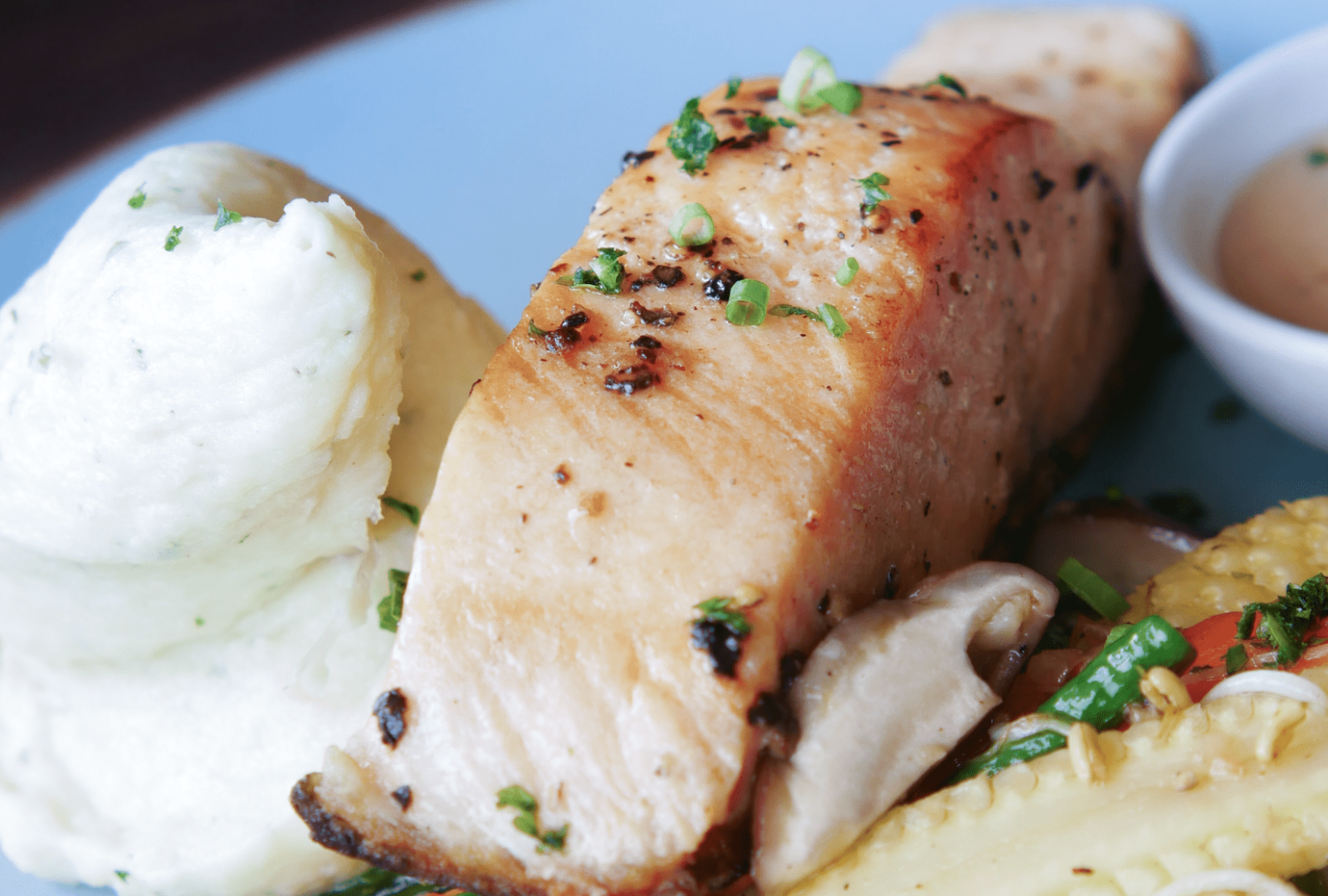 Texas Roadhouse Grilled Salmon Recipe (Easy)