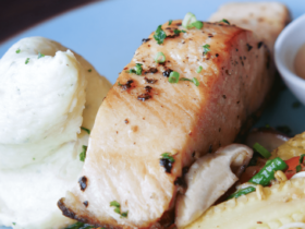 Texas Roadhouse Grilled Salmon Recipe (Easy)